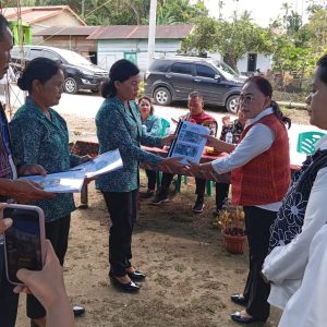 Penyerahan Laporan Kepala Desa, Ketua PKK Desa, Ketua TP.PKK Kecamatan Ke Tim Monitoring Kab.Toba